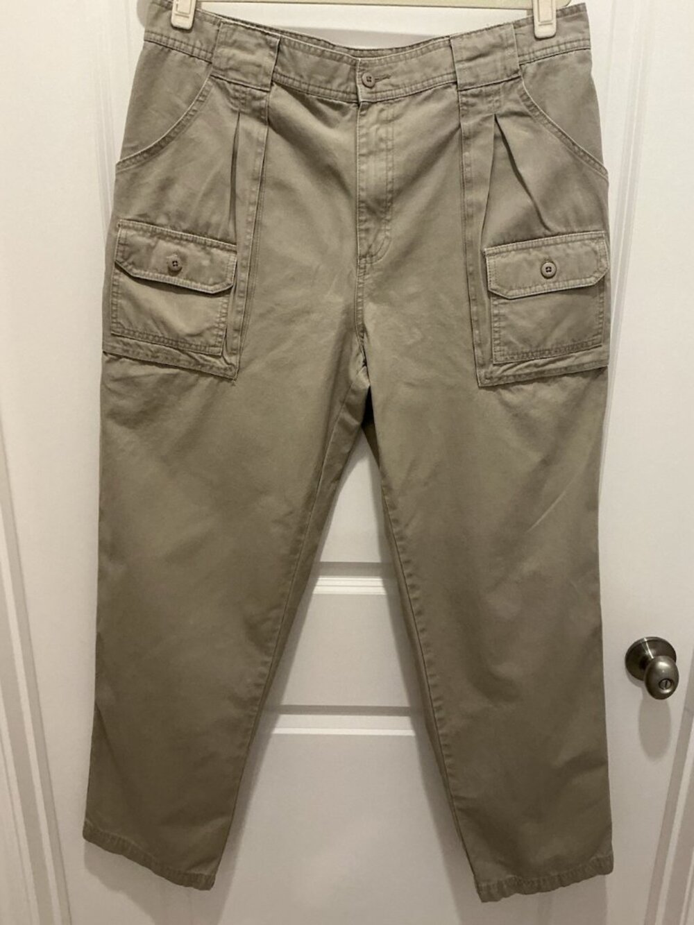 Cabelas Hiker Pant Size 36x32 (31.5 Msmt) Tan 7 Pocket Zip Button Closure